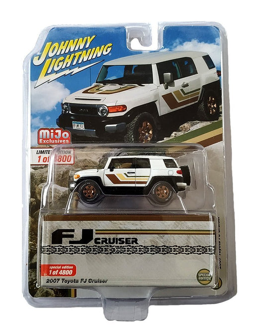 EXCLUSIVES Johnny Lightning 2007 Toyota FJ Cruiser